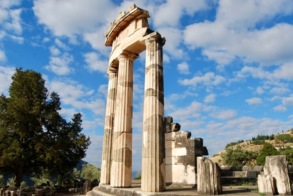 Excursión a Delfos sitio UNESCO durante el circuito europa multipaís 10 días en Grecia