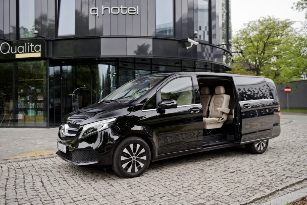Private transfer from Haarlem to Amsterdam Airport Schiphol luxury vehicle