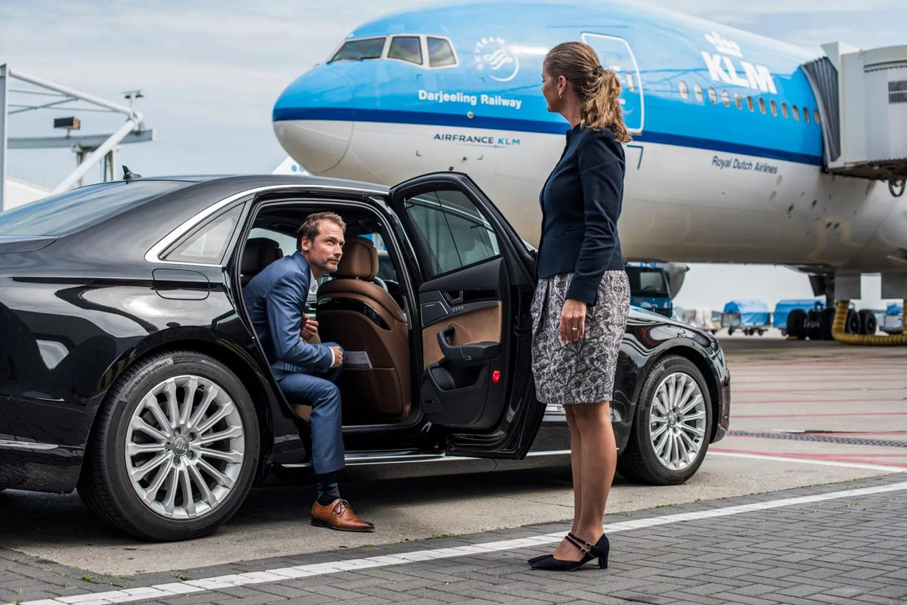 You are currently viewing Schiphol Transfer Service: 10 Powerful Reasons to Book in 2026